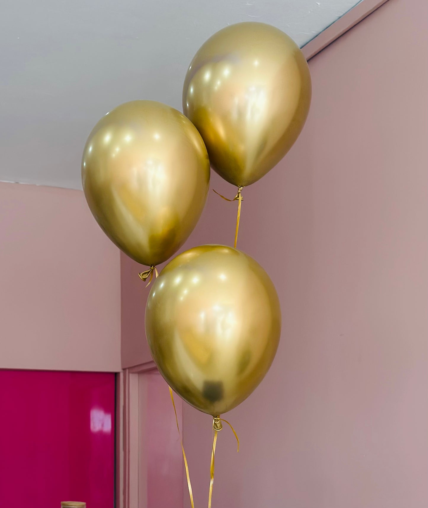 Gold chromed latex balloons (3)